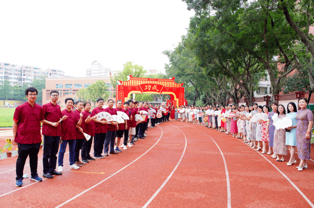 大沥高级中学校服图片