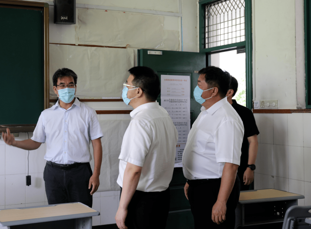 区领导邵伟斌,王龙华赴富阳中学,场口中学检查区领导张鹏,邱云赴富阳