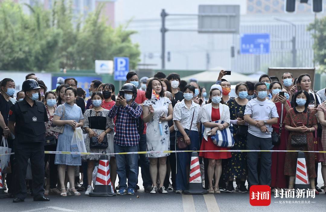 会计从业资格证考试报名是报初级会计吗?_青岛会计信息网高级会计查询_高级会计考试