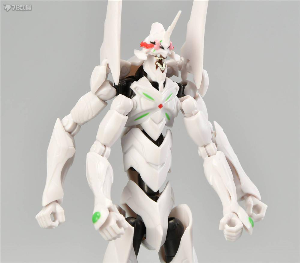 同样四手也是少不了的拘束器方面也变成了叶片状这眼睛感觉像囊肿一样