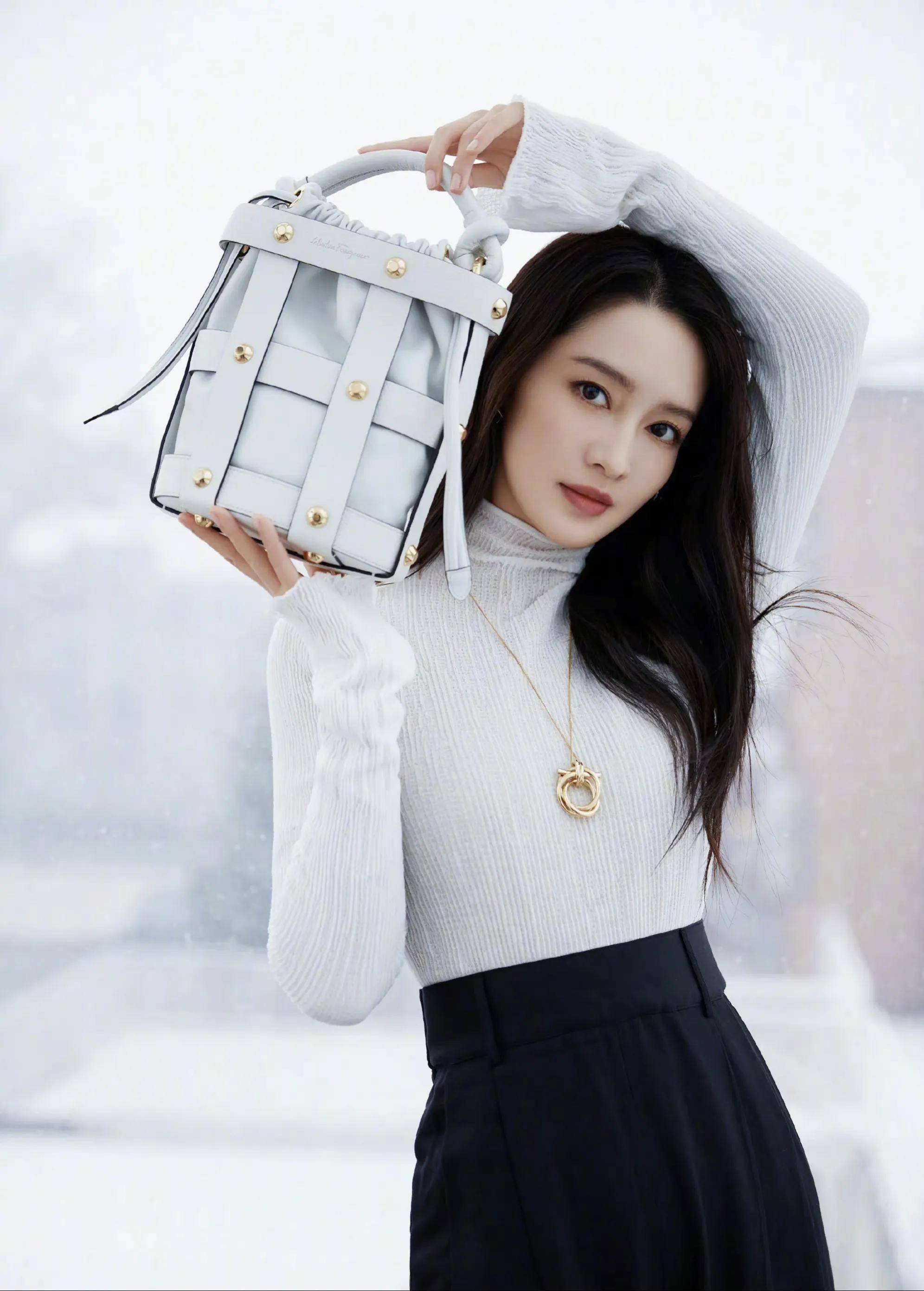 时尚女星李沁写真合集:清新秀丽,美若天仙