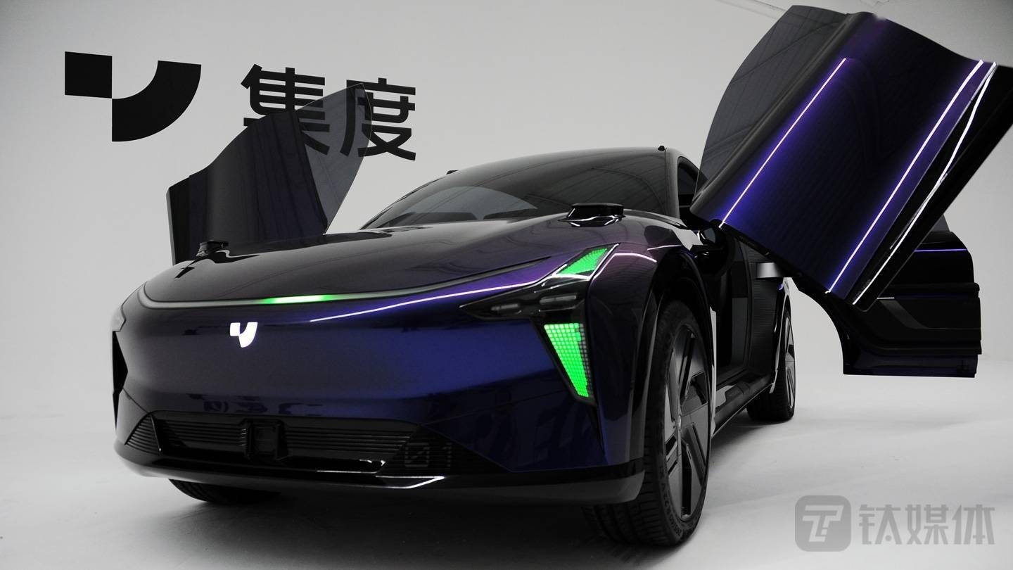 从外观上看,集度robo-01给人的感受就是简洁,没有