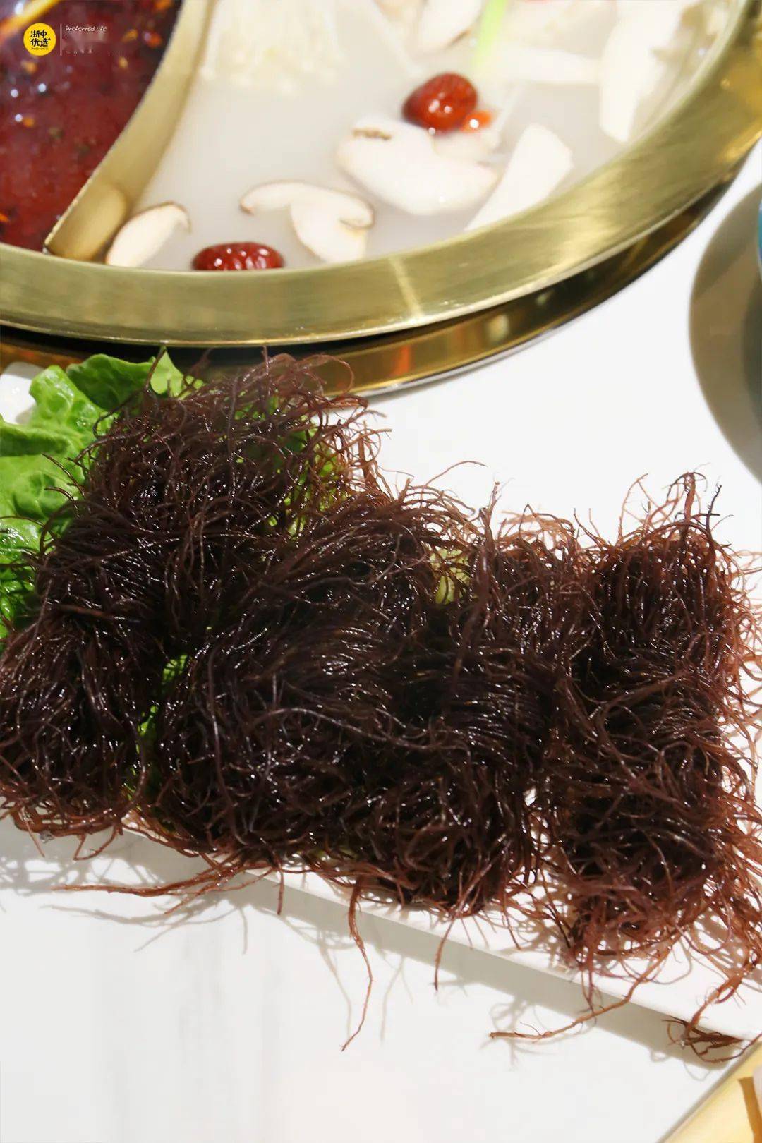 海草滑滑嫩嫩还带点q弹的鸭血也是小优涮火锅的明星菜品,推荐给大家哟