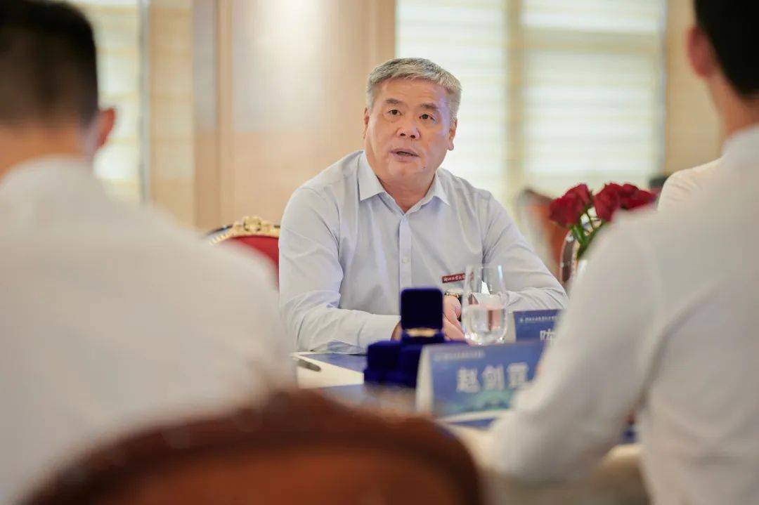 企业里的思政课卓越校友林东带你聆听潮汐间的奋进旋律