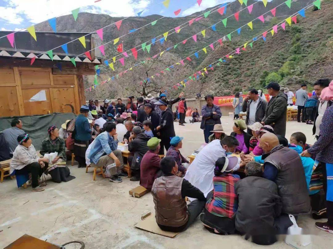 德钦县卫健局: 让百姓公平享有基本医疗的"阳光"_羊拉乡_群众_问题