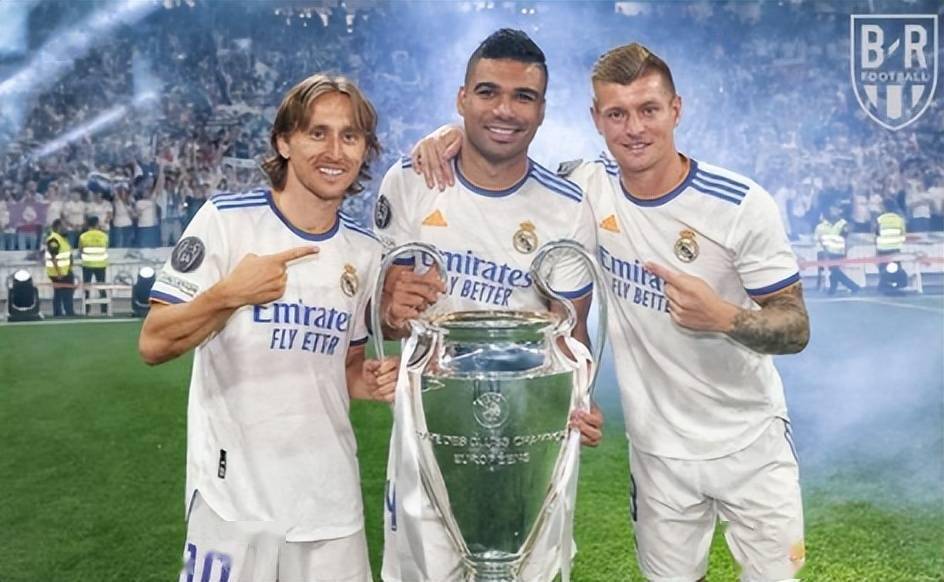 皇马中场新三人组:卡马文加 琼阿梅尼 巴尔韦德_典礼_未来_白布