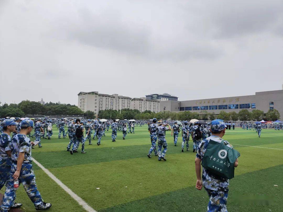 報軍訓第一天求雨派打敗了種太陽派暫時領先