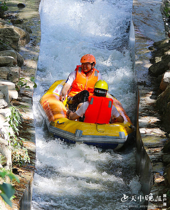 驻马店金顶山峡谷漂流正式开漂超嗨