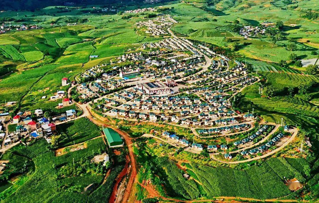 澜沧:"明星大姐" "她"模式 让搬迁群众舒心更乐居_社区_勐允_上允镇