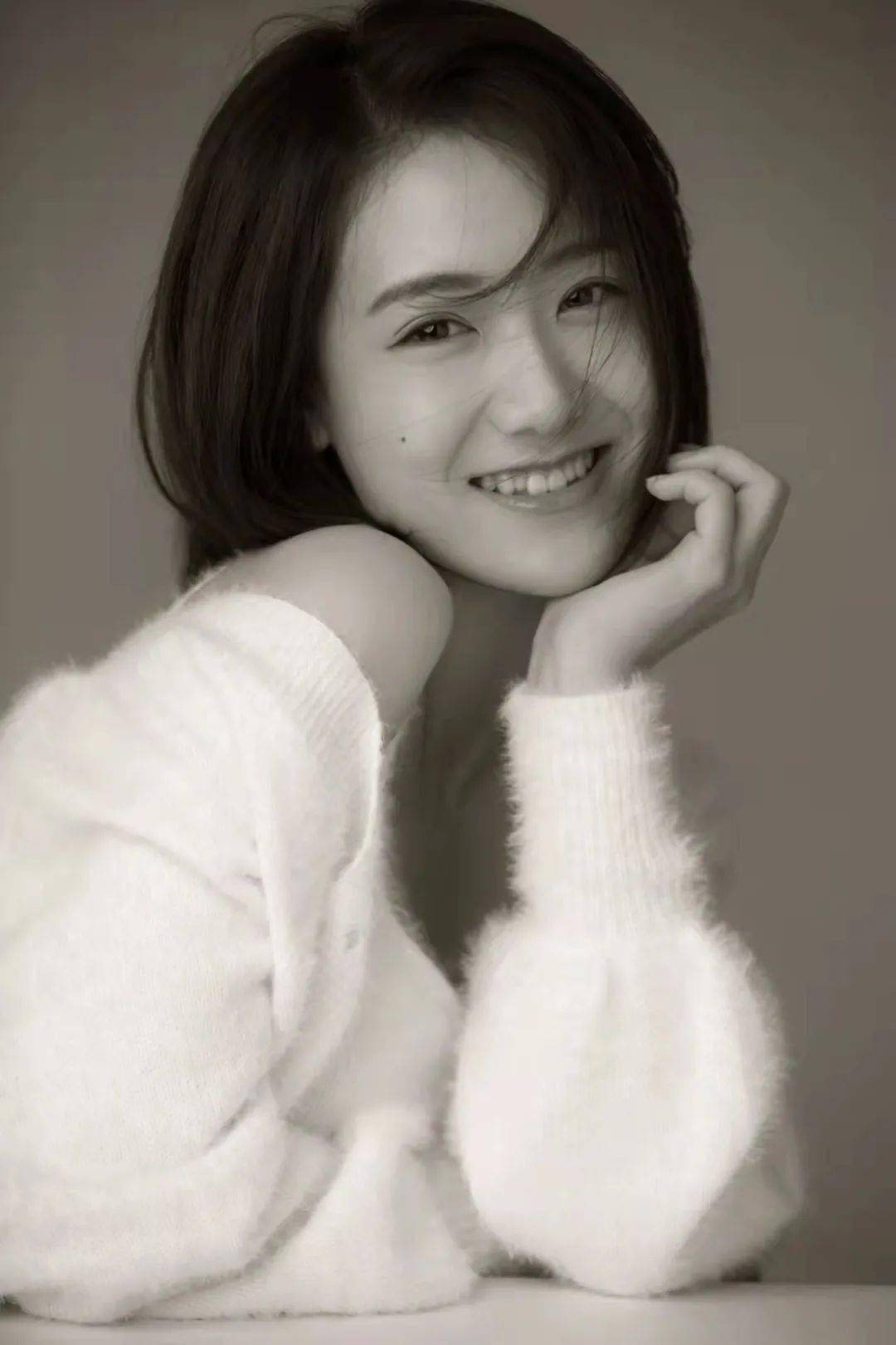 饰演 狂人赵琦饰演 佃户王雯那饰演 母亲李奎饰演 大学生刘牧梅饰演