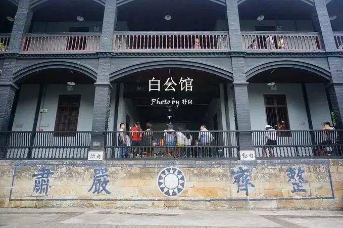 金牌导游大施带你 61 乘五星游轮|打卡 轻轨穿楼,洪崖洞,小三峡