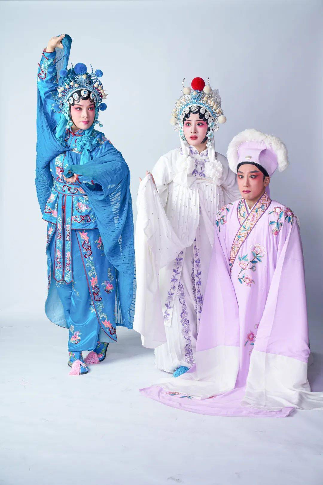 神话剧《混天珠》其中一折戏,讲述的是泗水水府洞主水母娘娘修炼千年