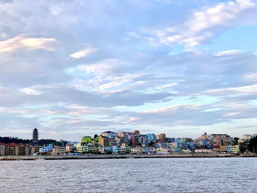 暑假带娃打卡浙里彩虹村!个个美得不重样_童话_鸡山_洞头