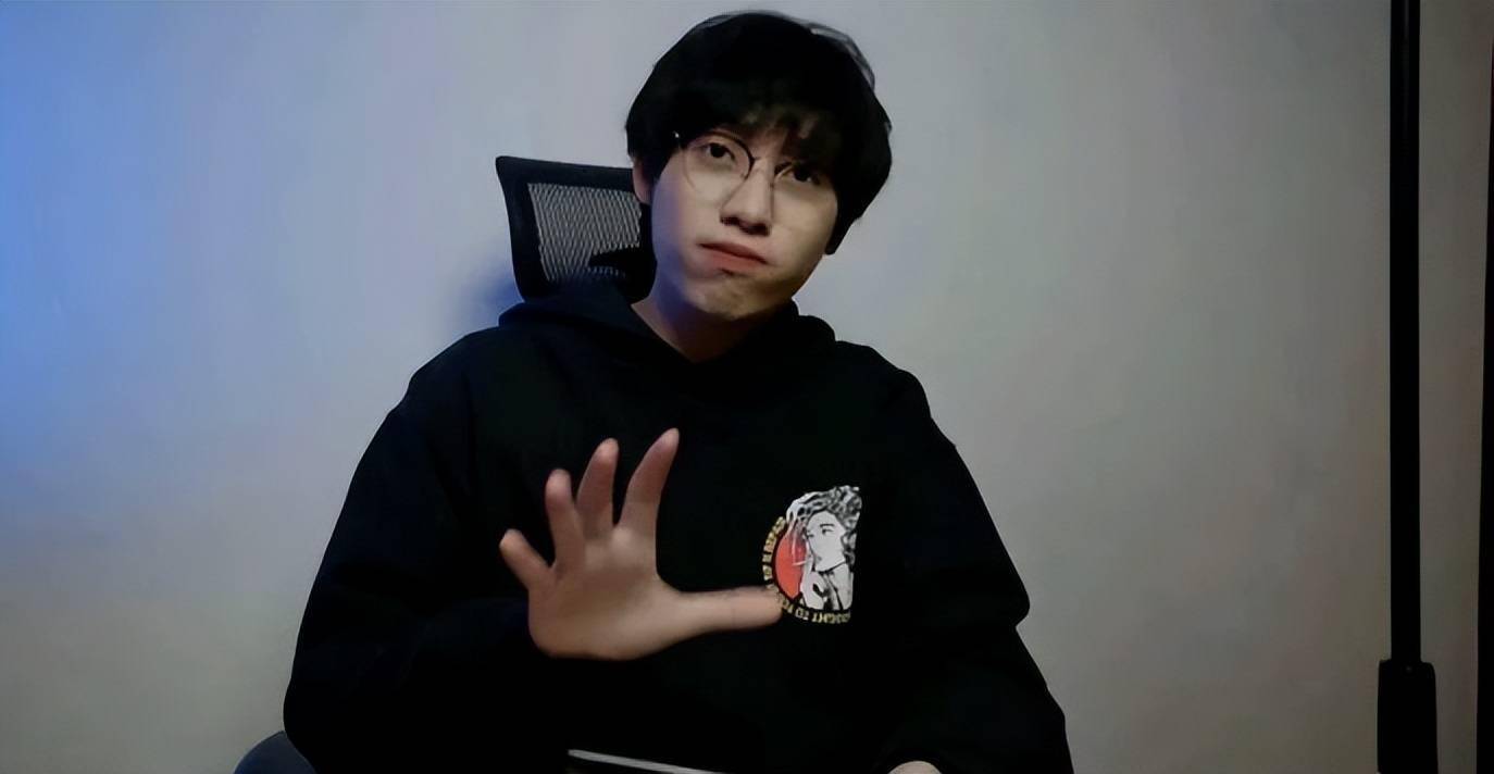 百大up主翻车教被女生拒绝后的男生进行报复中国boy致歉