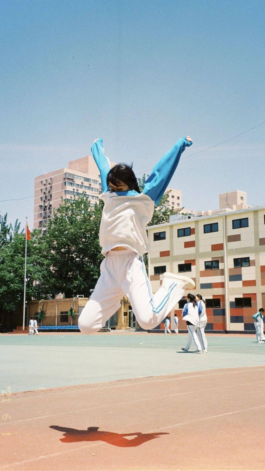 怀念穿北京校服的日子吗前几天征集我们收到了许多粉丝的校服照这次