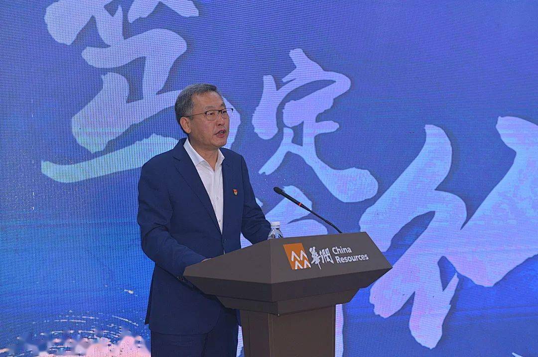贵州省黔东南州委副书记,州长安九熊,黔东南州委常委,州委秘书长谭海
