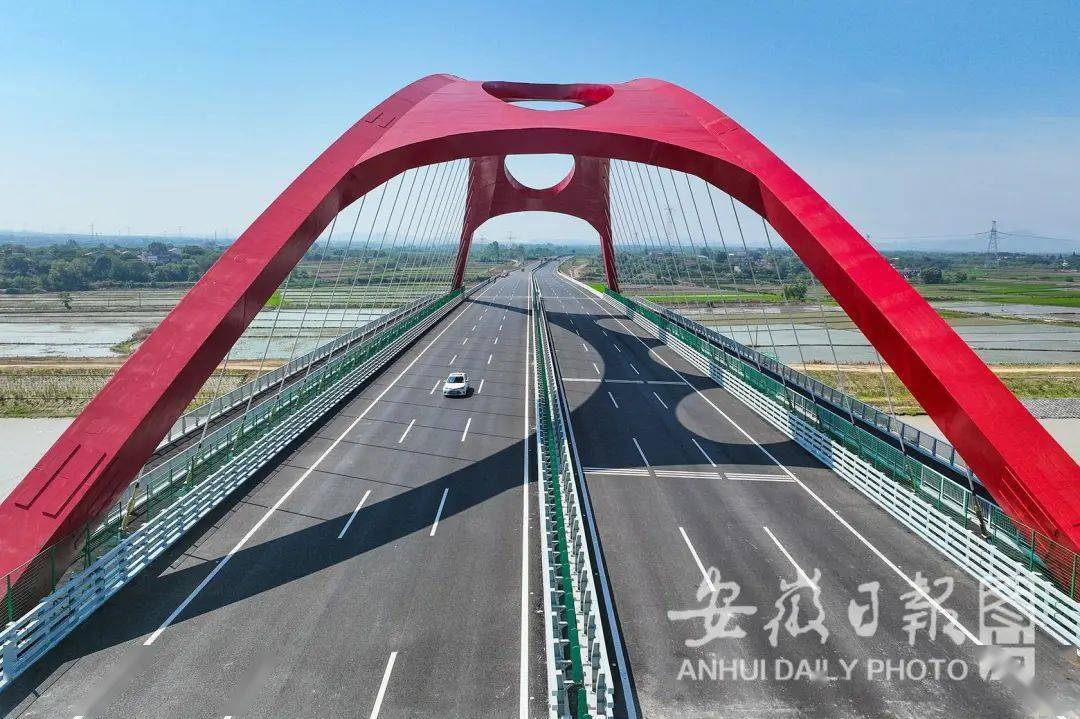罗埠河特大桥,是合肥连接主城区与南部副中心庐江县的一条快速通道.