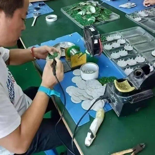 最新桂林便民信息月薪8千包吃住暑假工有五险