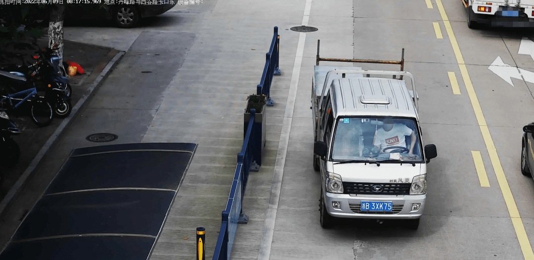 车牌号码:浙b3xk75车主姓名:**林身份证:******197012******违法时间