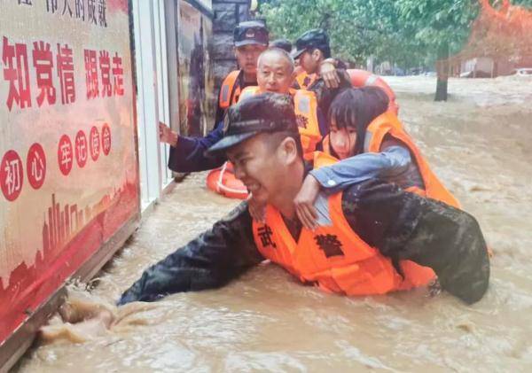 南平启动防暴雨洪水Ⅰ级应急响应，防汛抢险在行动！