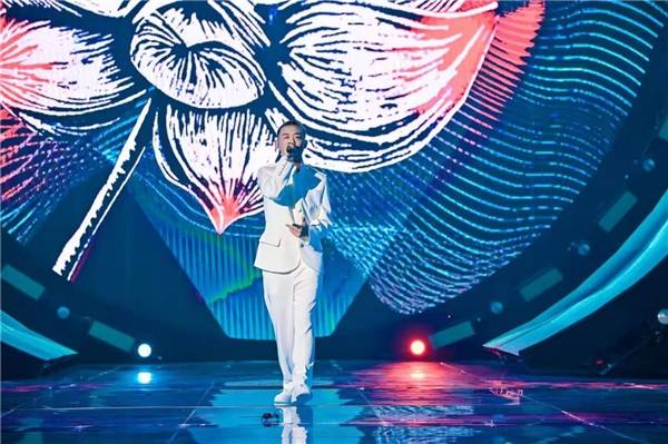 gai周延天津卫视演唱莲花华夏传统与潮流碰撞的当代节奏