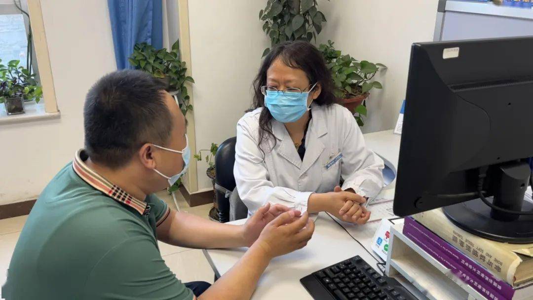 关于北京大学人民医院专家名单黄牛随时帮患者挂号的信息