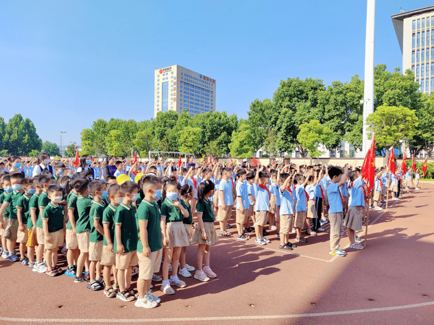 大手牵小手 呵护共成长 育林幼儿园小朋友走进洛阳市实验小学凌波校区