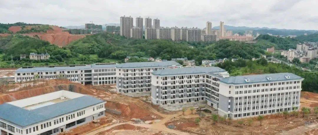 9月开学！实地探访上犹中学南校区最新进展_施工_项目_教育