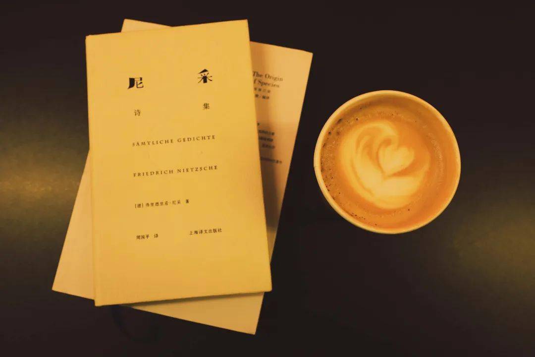 咖啡浓香书卷馥郁这里是汉口路22号