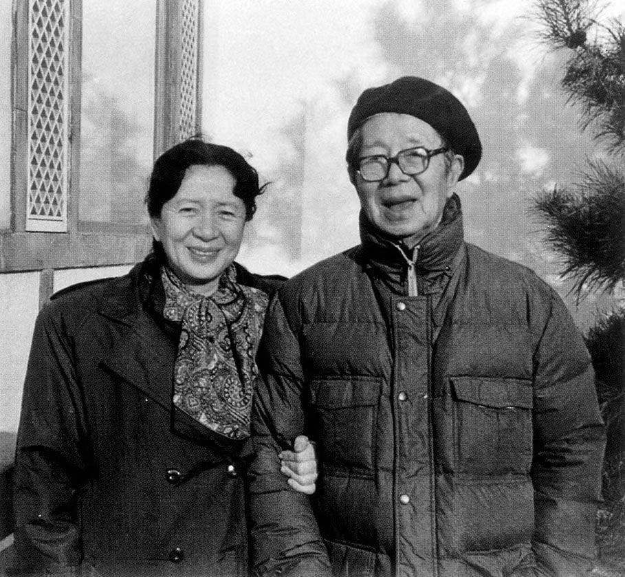 孙志军为代表的老一辈莫高窟人···"但是我忘不了以常书鸿,段文杰