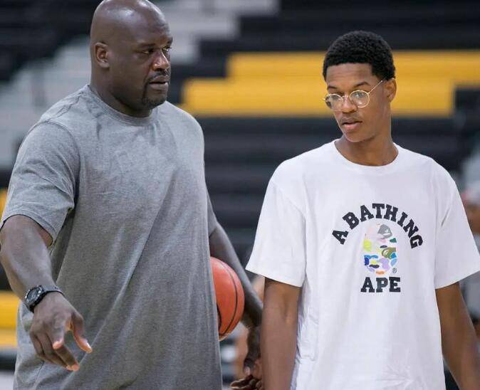 奥尼尔儿子父亲希望我留在学校别参加选秀但我是成年人