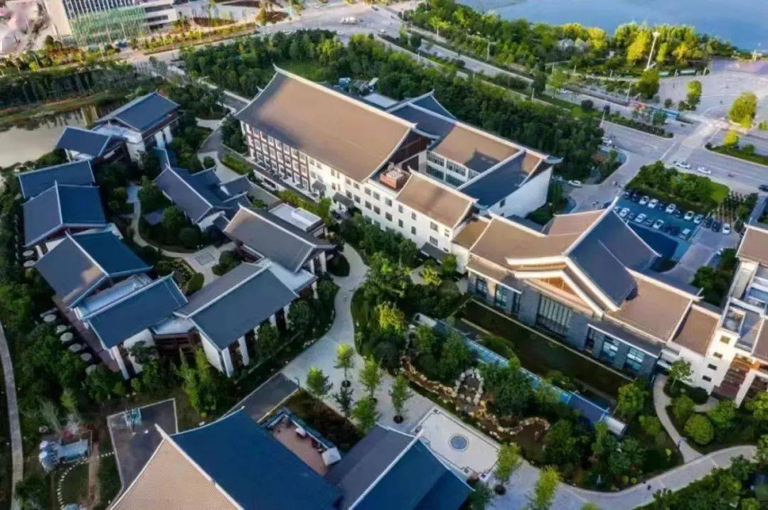 公司承建的保山市青华湖园林生态酒店获"国家优质工程奖"!