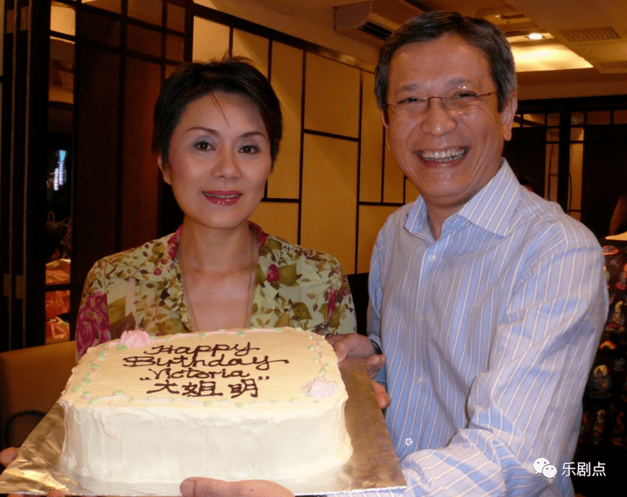 香港老戏骨林建明庆结婚29周年无儿无女看淡生死死后将捐一半财产