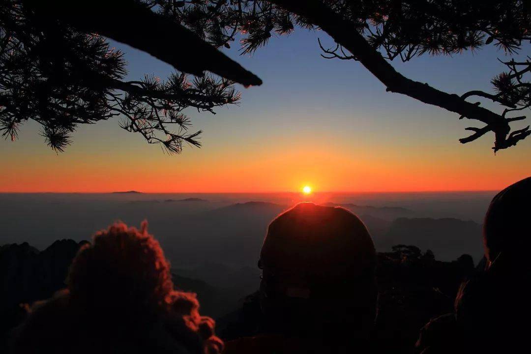 精品黄山精品黄山梦幻西海峡谷水墨宏村屯溪老街豪华双高三日游