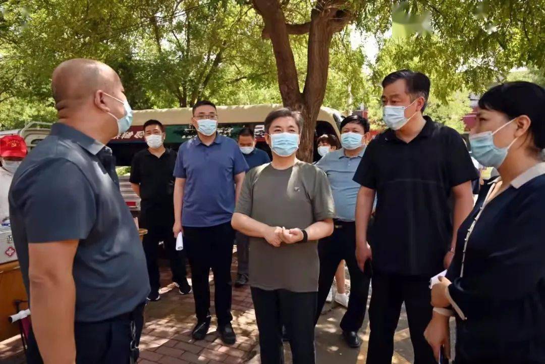 6月23日,柏乡县委书记王鹏到育才路,北关农贸市场,凤凰城小区检查督导