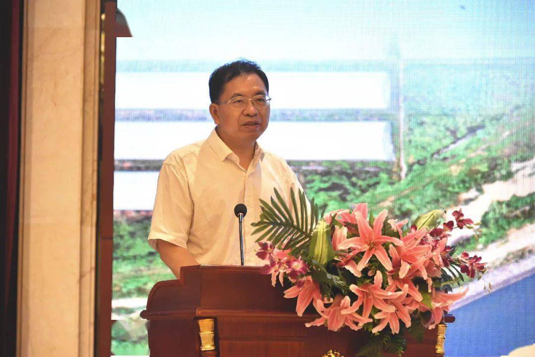 中国工程院院士,湖南农业大学校长邹学校出席签约仪式并讲话,市委书记