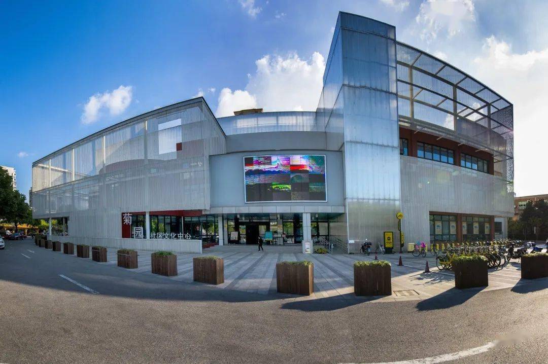 湖畔看展光影留痕遇见美好庆祝嘉定区菊园新区成立25周年摄影展向你