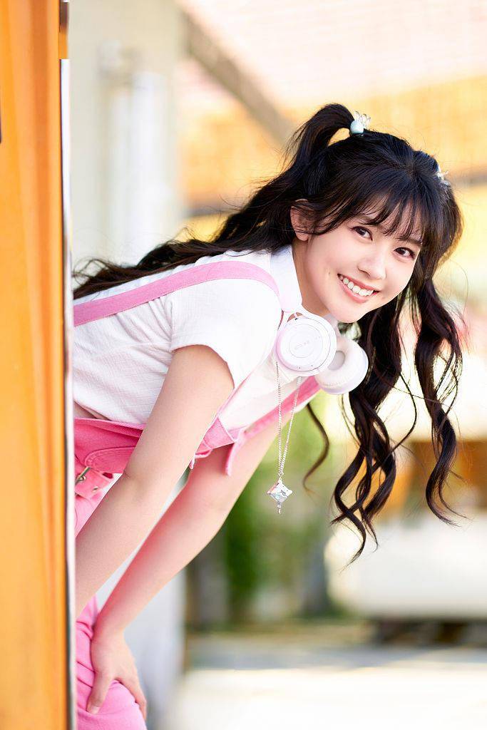 赖美云发布双马尾可爱写真粉红少女闪亮登场甜美惹人爱