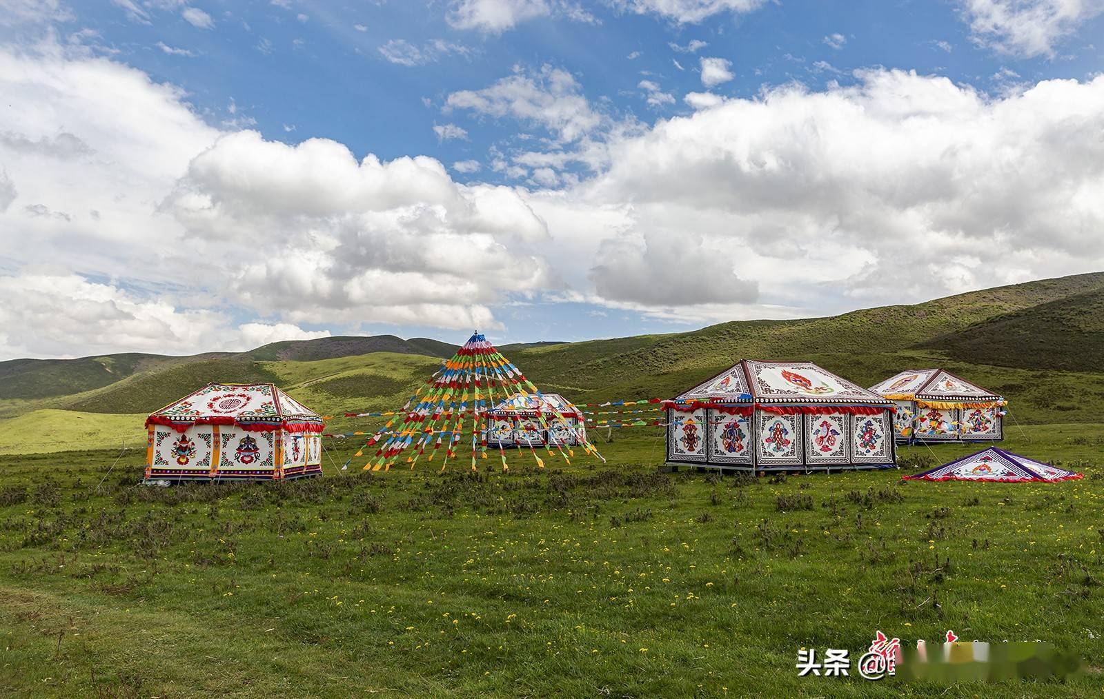 天祝县草原帐篷城开门迎游客