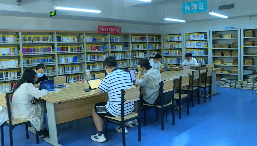 同学们,一起去丰都图书馆开启"书香暑假"吧!