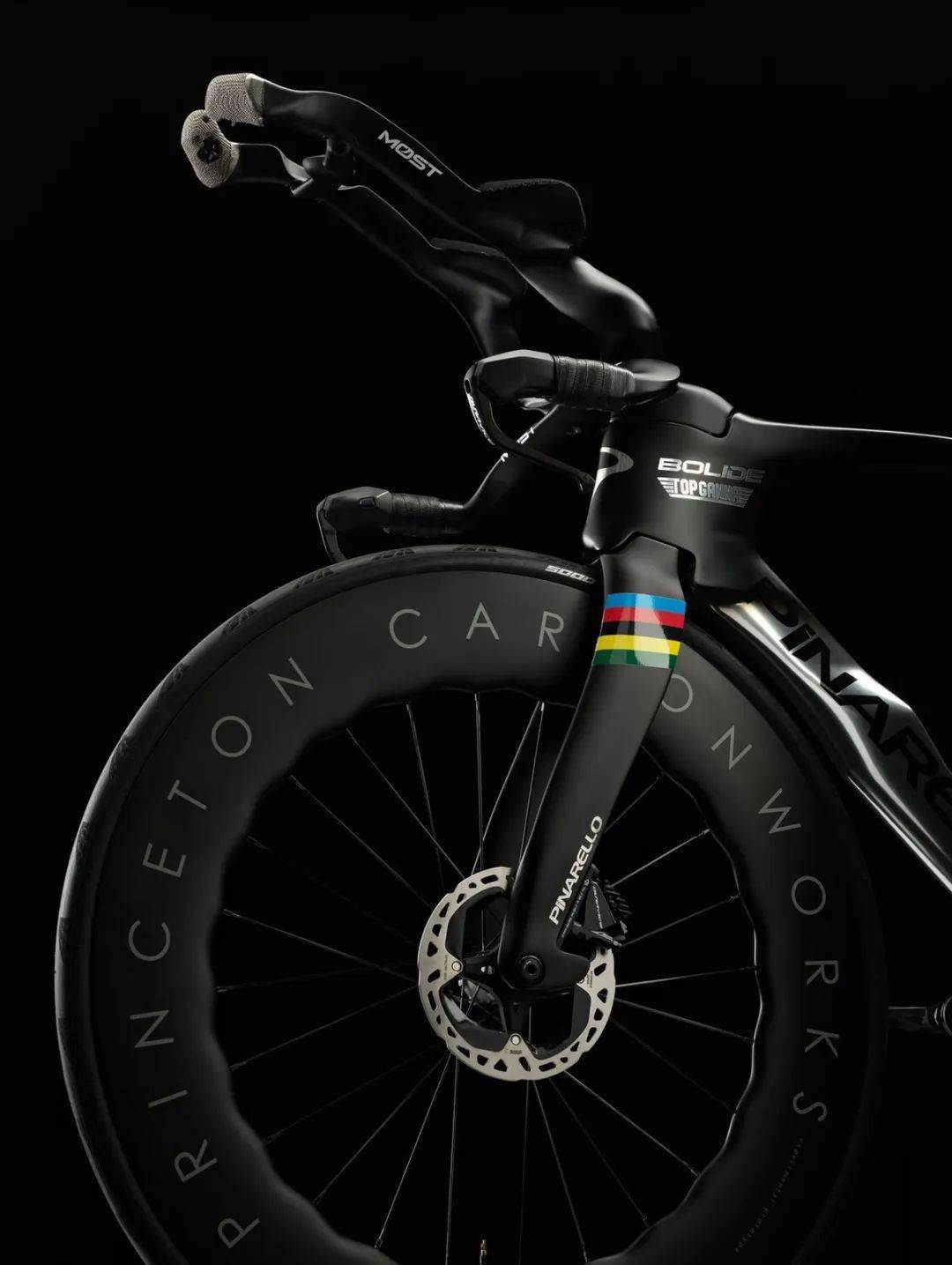 pinarello推出新款tt车bolidef即将亮相环法赛场