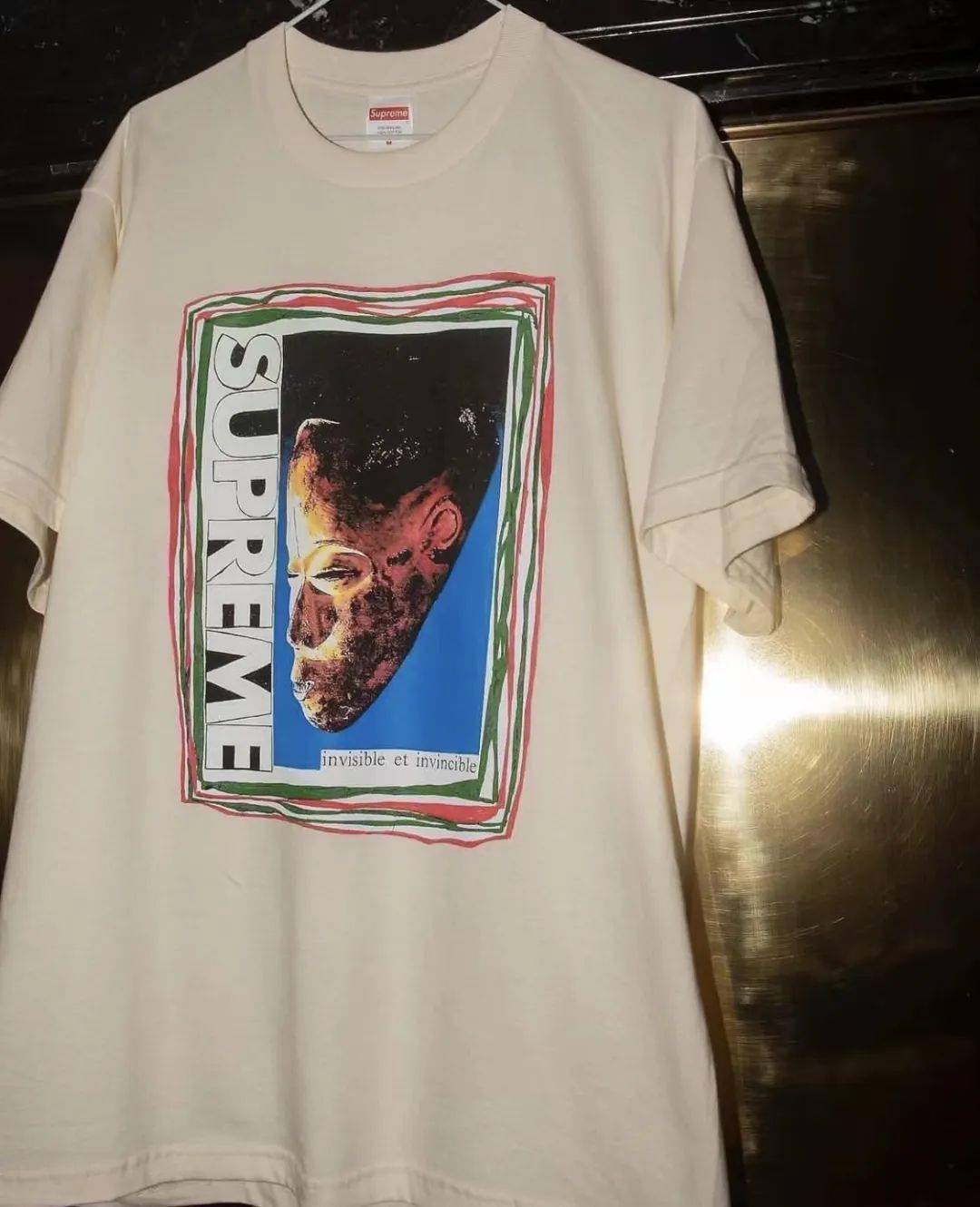 又有大尺度设计supreme夏季短袖今晚发售