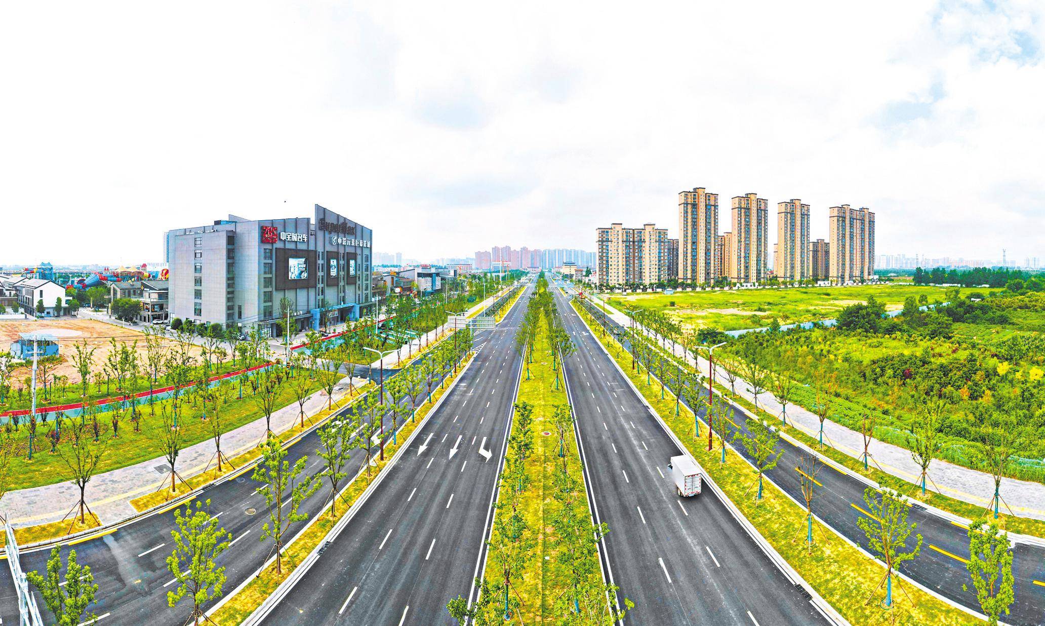 荆州最宽城市主干道长湖大道正式建成_杨辉_公里/小时_意义