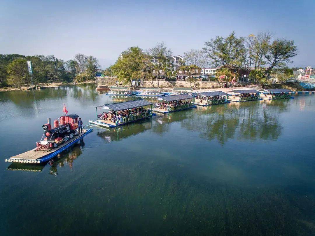 浏河第一湾画里小河水上火车竹筏慢漂网红小河乡一日团建