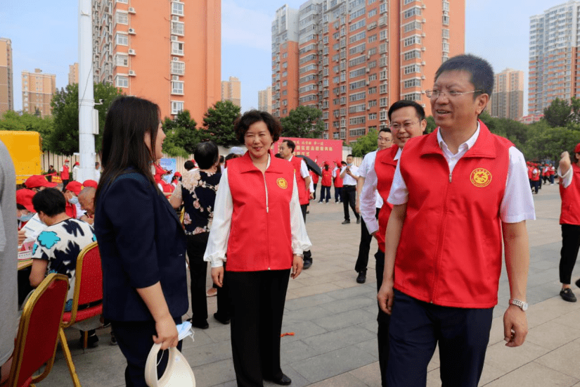 县委书记张锐,县长杨大伟,县领导李静