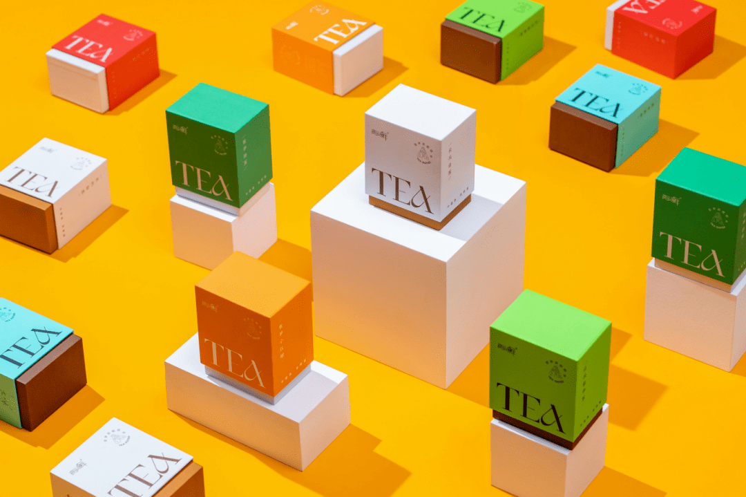 年轻个性的新茶饮包装在极简设计中定义生活态度