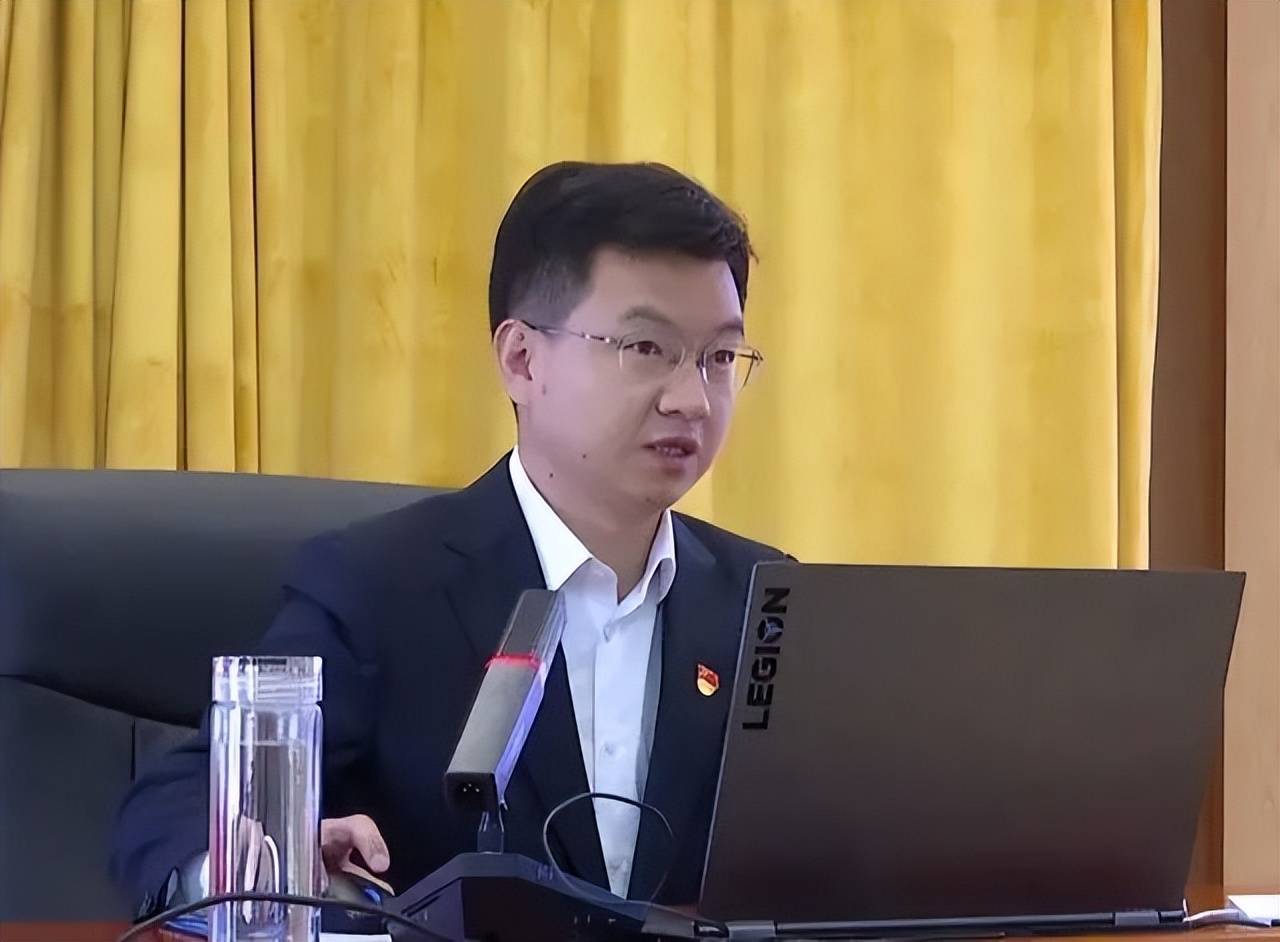 最年轻省级团委书记是他_张鹏_苏萍_龚雪飞