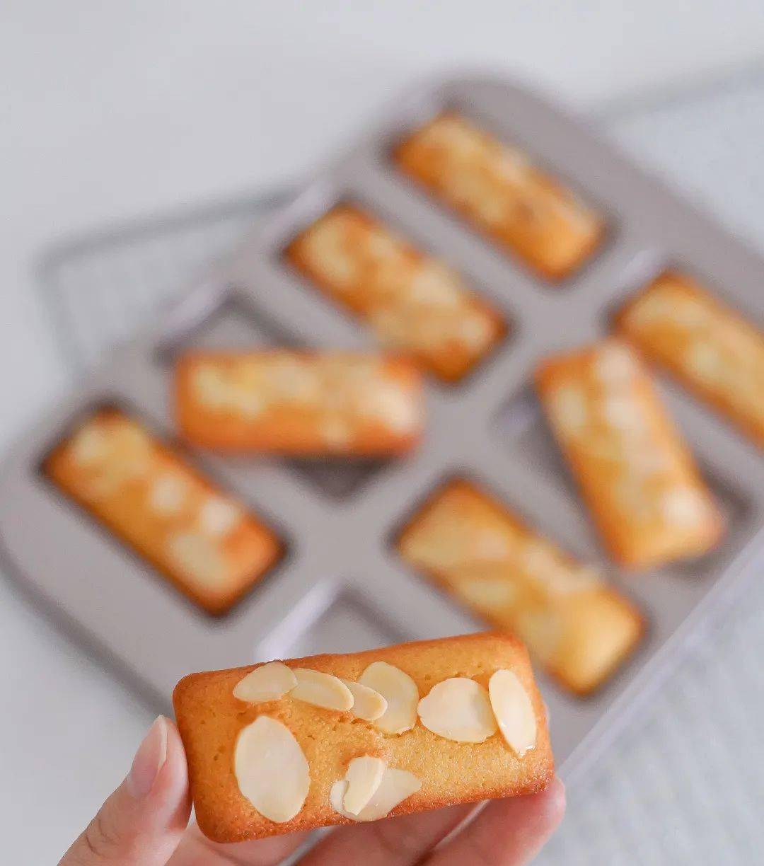 外脆内软的费南雪