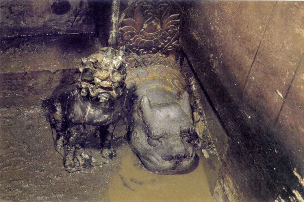 娄睿墓天井墓室