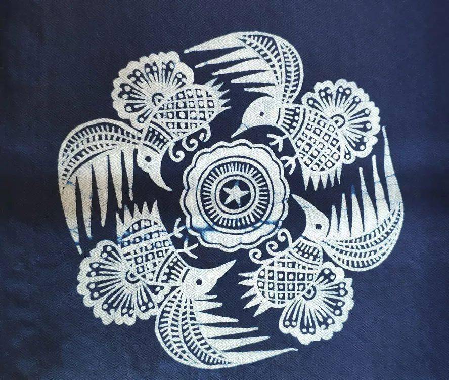 竞将红缬染轻纱——谈谈扎染蜡染之美_工艺_自然_图案